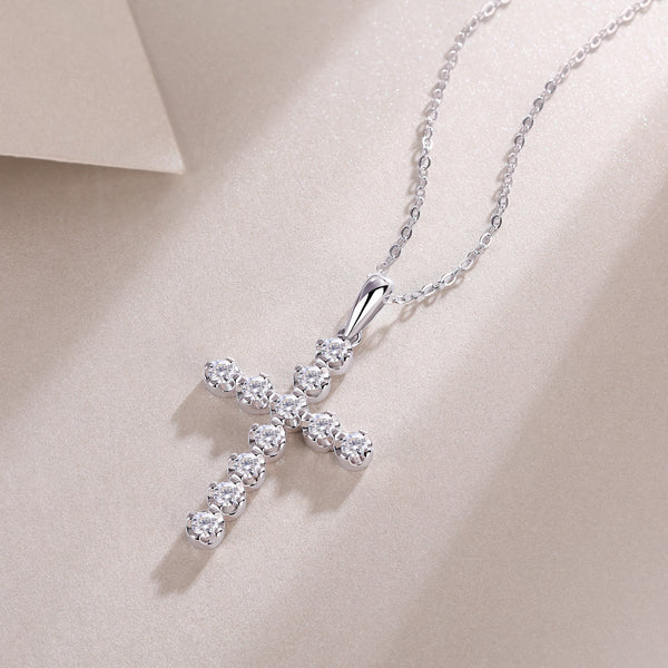 VAVO Entrust Moissanite Pendant Necklace